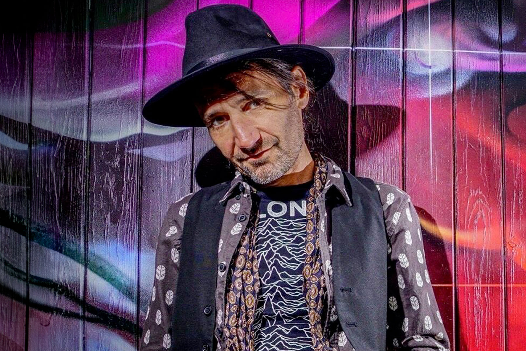 Danny Howells shares free download to celebrate the season!