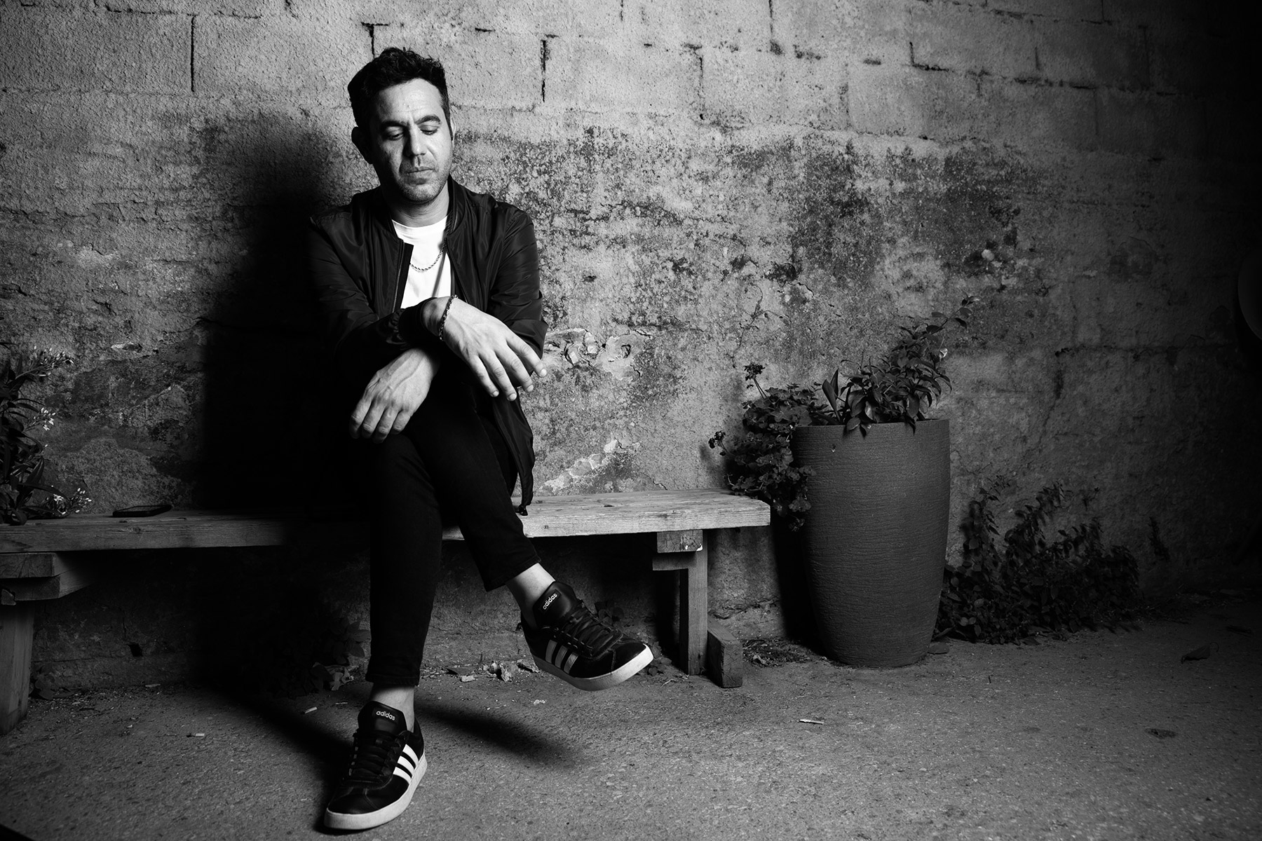 Embark on a deep and melodic journey with Omer Tayar’s latest mix